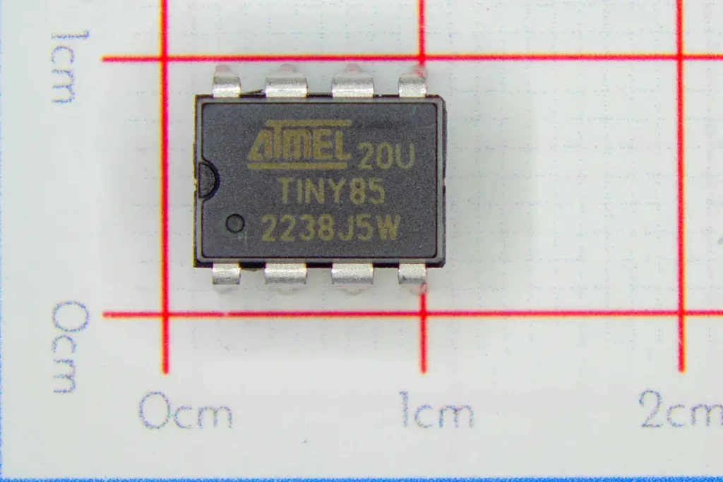 Attiny85-20PU mikrokontroller